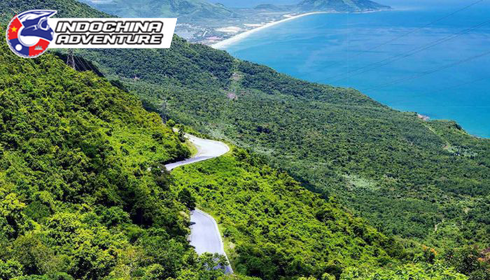tour phượt đèo hải vân bằng xe máy tại Iadventuretours